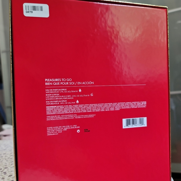 New Estee Lauder Pleasures Gift Set - Picture 6 of 6